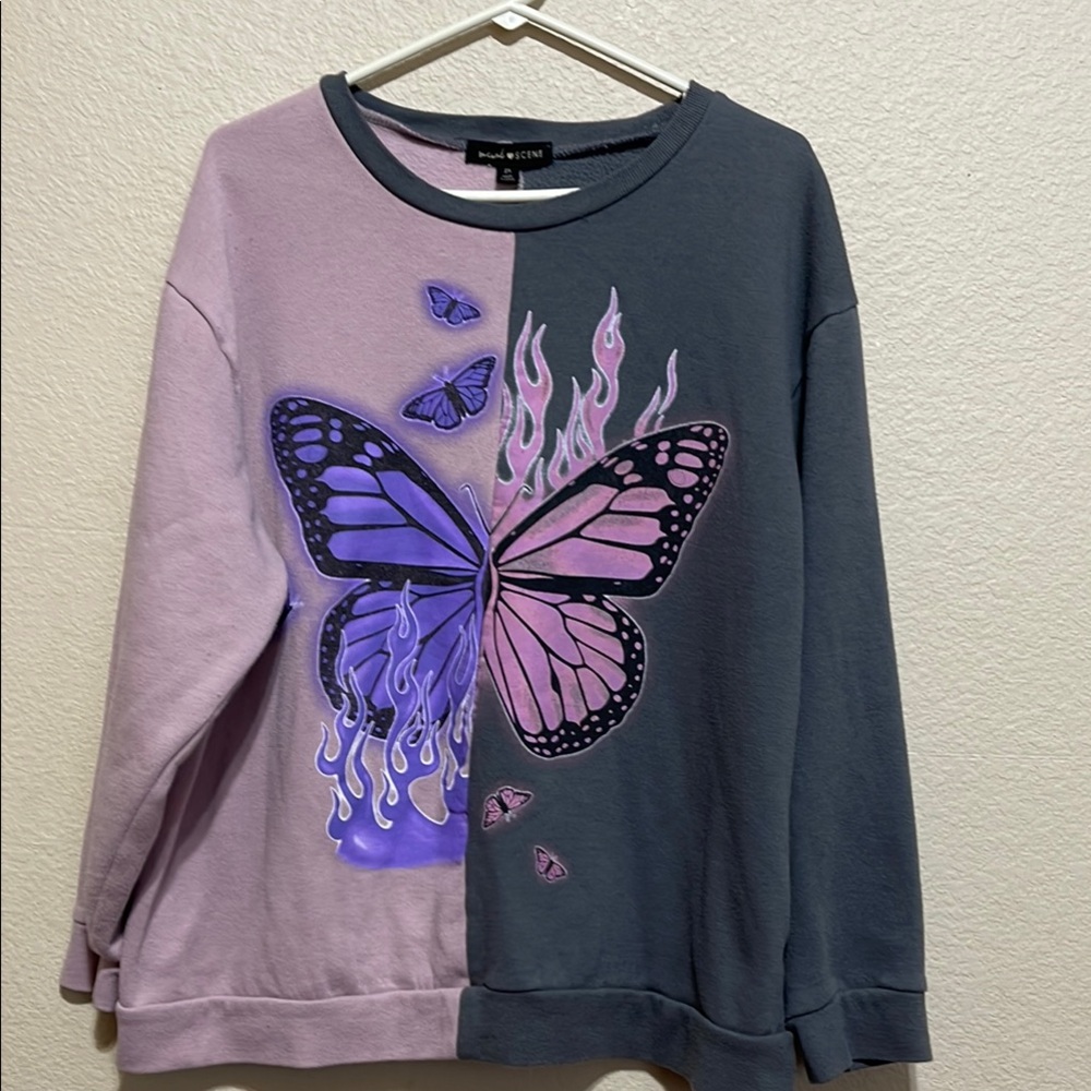 Pink and Gray Butterfly Graphic sweatshirt sz 2x